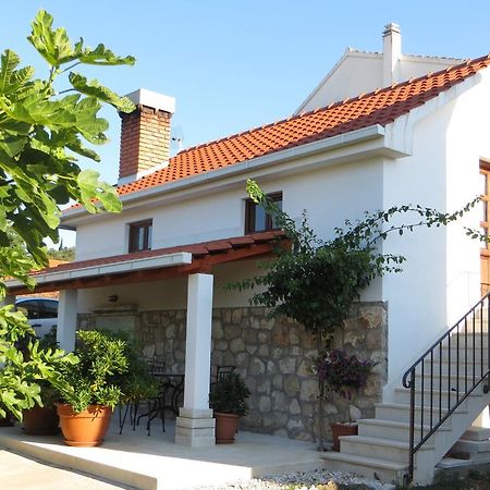 Holiday Home Artina 2 Loviste Phòng bức ảnh