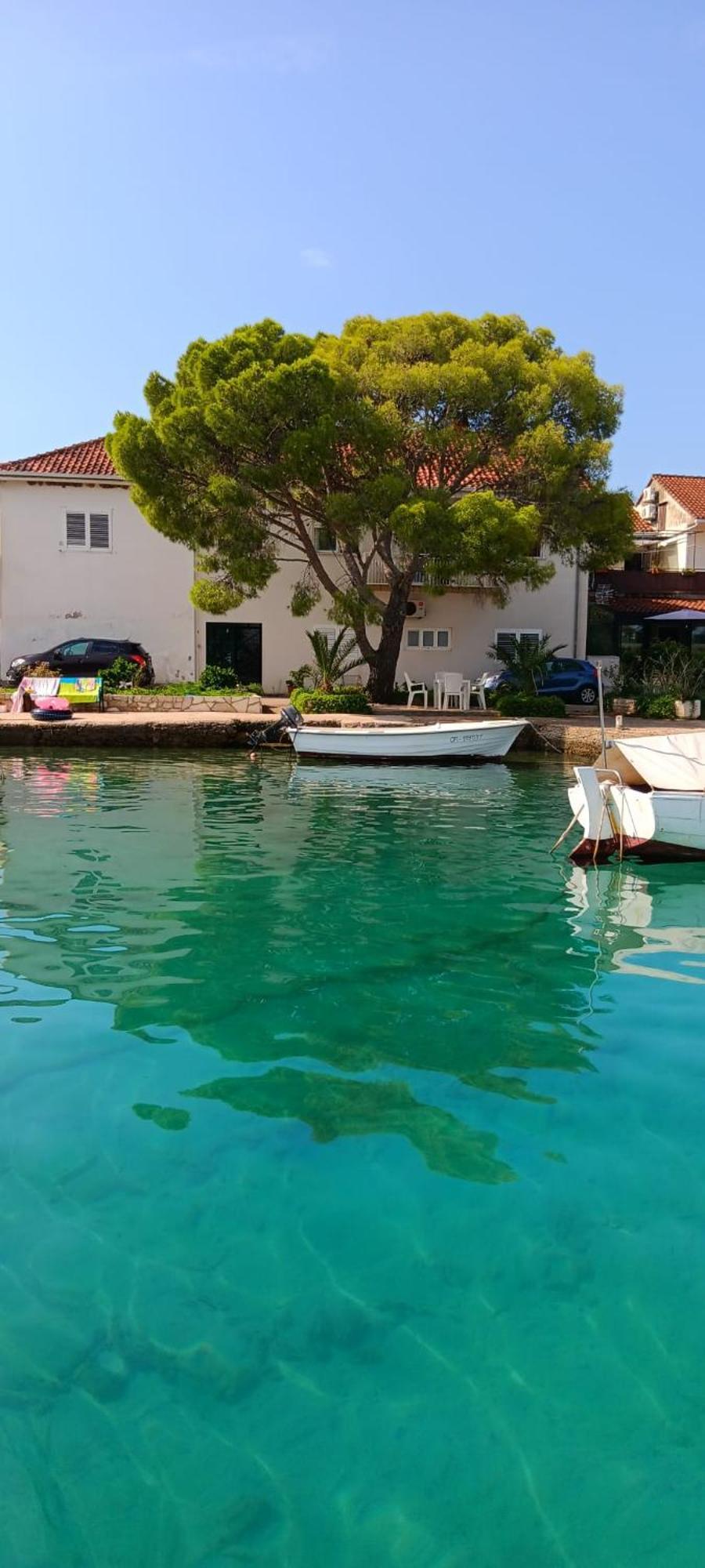 Holiday Home Artina 2 Loviste Ngoại thất bức ảnh